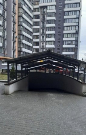 Здаю паркомісце в ЖК ЛЕВИ МІСТА, вул. Стрийська,45А. - фото 1