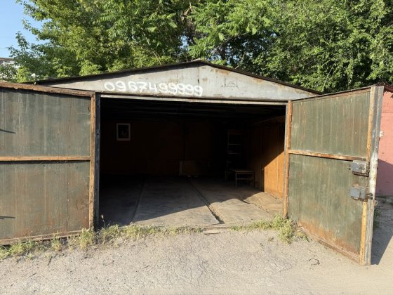 Продам большой Гараж центр города Аношкина проспект Каменское