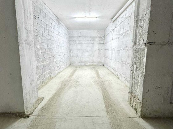 Гараж (паркомісце) в паркінгу, вул.Виноградна (Льодова Арена), 22 кв/м Ивано-Франковск