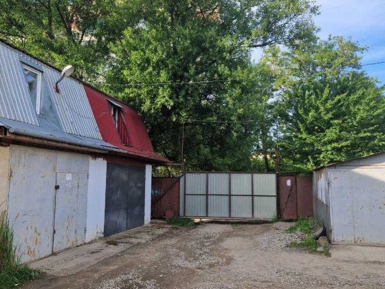 Продається двоповерховий гараж з ділянкою вул. Довженка Ивано-Франковск