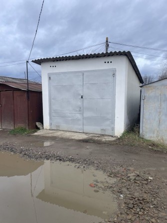 Продам цегляний гараж в районі метро - фото 1