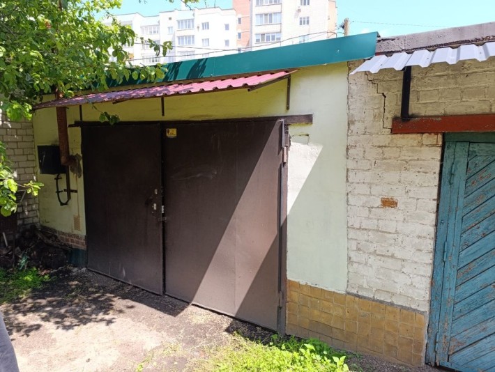 Продам гараж в самому центрі міста з приватизованою землею. - фото 1