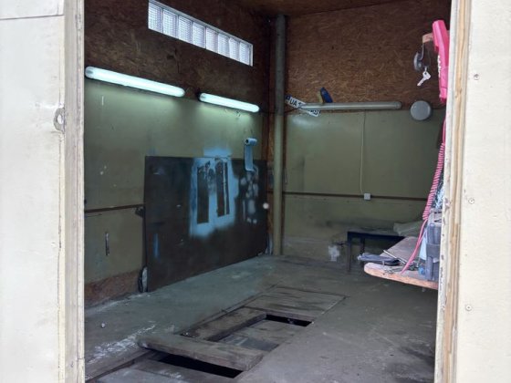 Продам гараж на дві кімнати на Виноградарі Київ