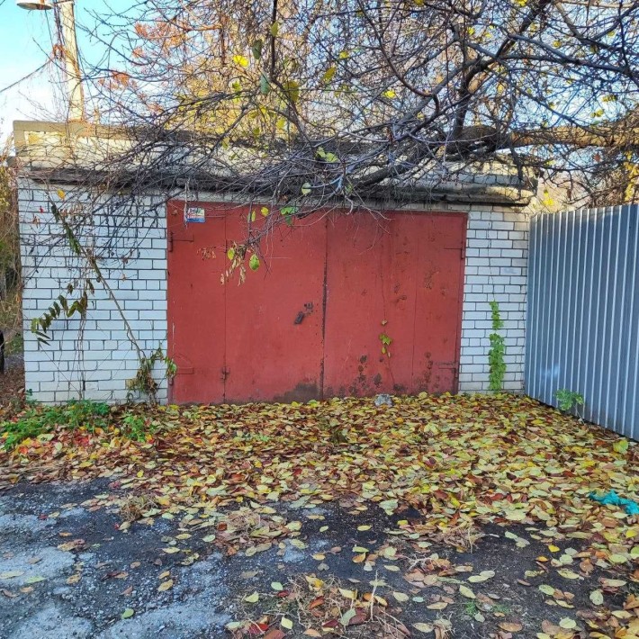 Продам капитальный гараж. Центр р-н пр. Пушкина, ул. Антоновича - фото 1