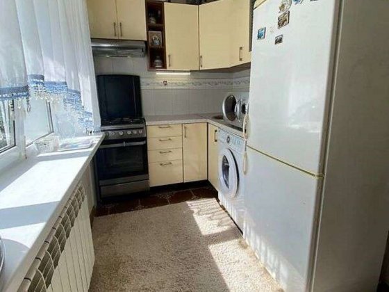 Продається двокімнатна квартира по провулку Задорожньому, 3к2 Київ