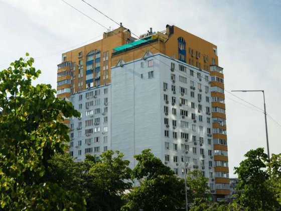 Продаж 3-к квартитри просп. Павла Тичины 16/2 Київ