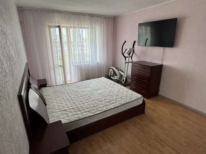 Продається 3-кімнатна квартира на Троєщині, вул. Червоної Калини, 69. - фото 1