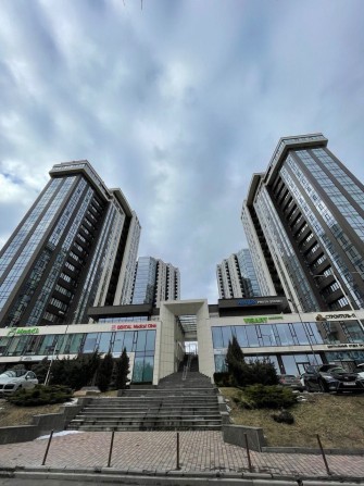ТОРГ! Продам паркоместо в ЖК “Панорама”, 16 м² - фото 1