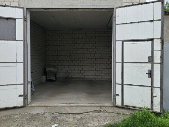 Продам гараж в районі ПТУ Тульчин