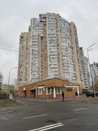Продаж великого паркомісця в підземному паркінгу Срібнокільська 2А - фото 1