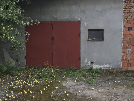 Гараж ,не стандарт 43..9м.кв Гусятин