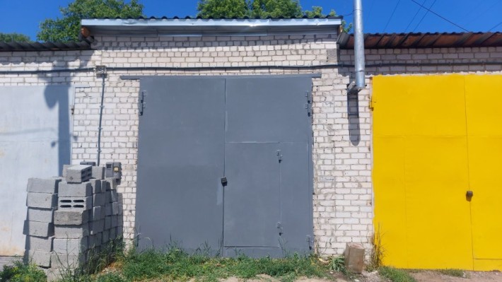 Продам большой гараж под СТО - фото 1