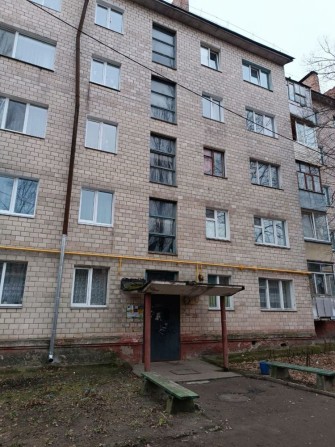 Кімната в трикімнатній квартрі - фото 1
