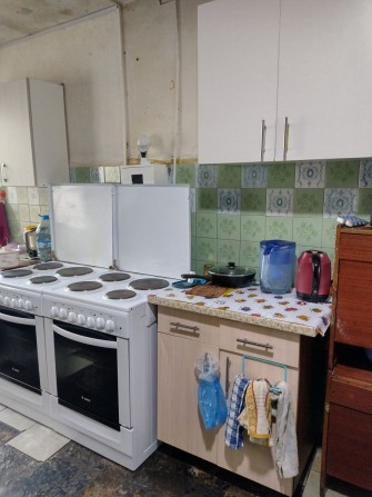 Продам 2 комнаты в общежитии,Воскресенка,Стальского 26, м.Черниговская - фото 1