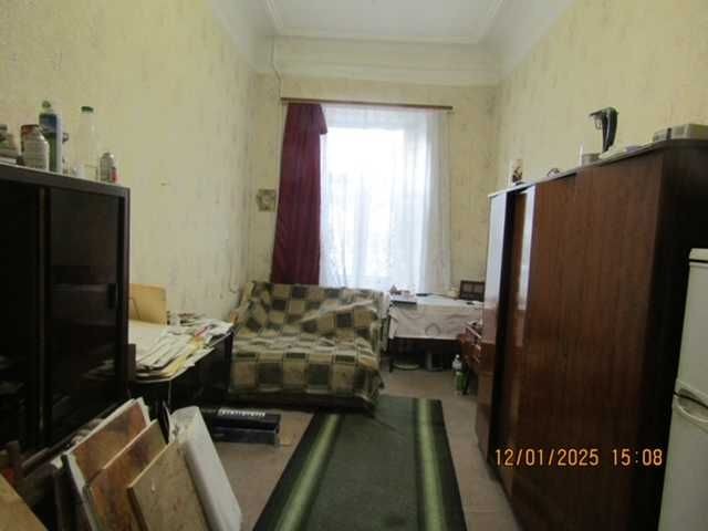 Терміново продам кімнату 20м2 у комуналці на 1 поверсі у центрі  Одеси - фото 1