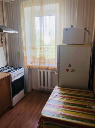 Продам гостинку с арендатором),  Глушко 17/2, балкончик - фото 1