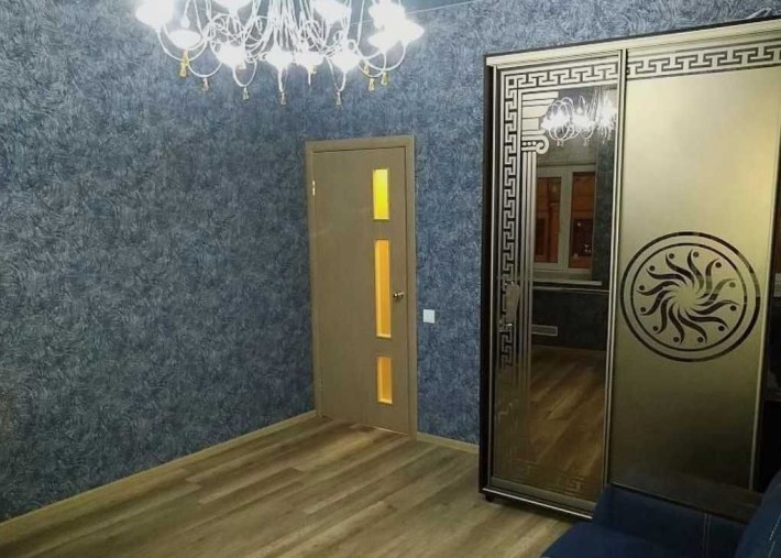 Продам отличную гостинку с с/узлом Центр (403240) - фото 1