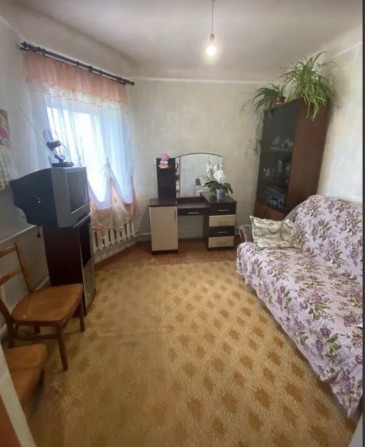 Продам большую гостинку в частном доме + гараж - фото 1