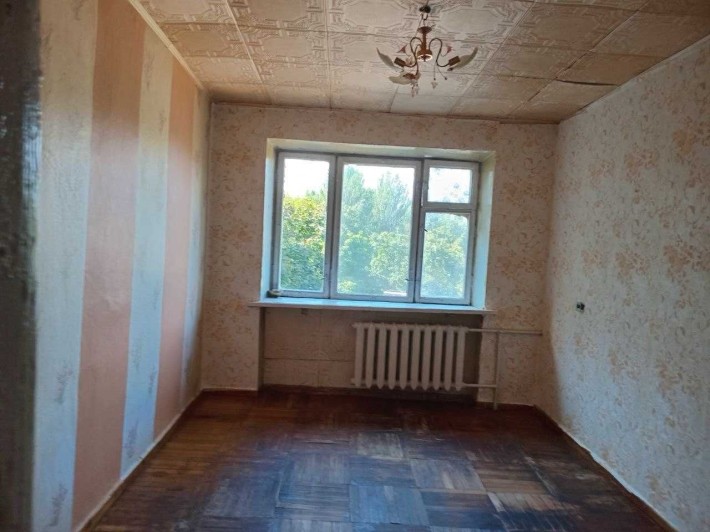 Комната в коммуне на ул. Космонавтов - фото 1