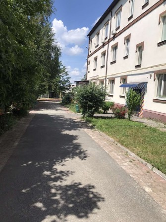 Продам Гостинку в  ЖК "Уютном Дворике" - фото 1