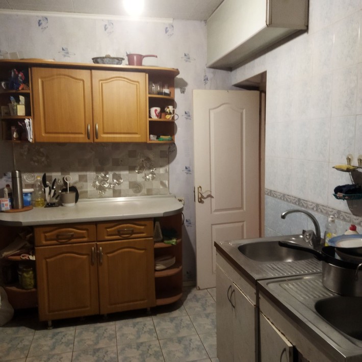 Продам гостинку Залютино,ул.Золочевская. - фото 1