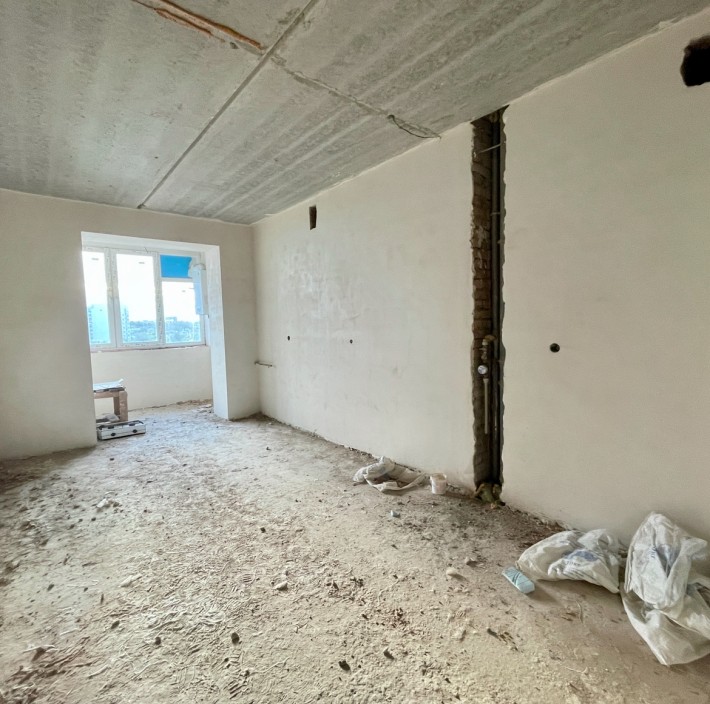 Продам 3 кімнатну квартиру в новобудові поруч з центром - фото 1