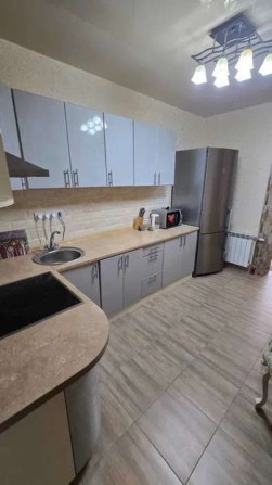 Продаж 1-к квартири вул. Гулака Миколи 4 - фото 1