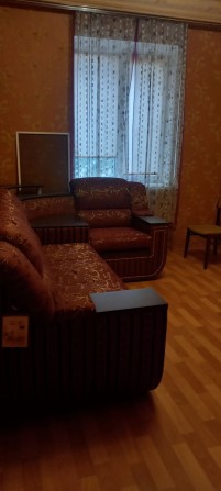 Продам Центр пр.Свободы 3/4 60м Сталинка АО газ, двор ограждён забором - фото 1