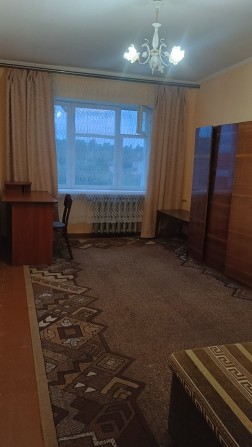 Продається трьохкімнатна квартира - фото 1