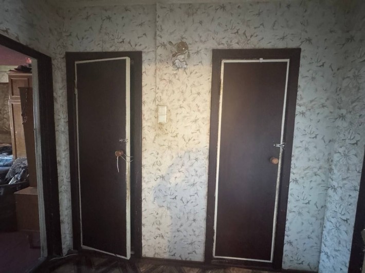 Продам 3 ком. квартиру. Левый берег. Начало 10 района. Кинотеатр Мир. - фото 1