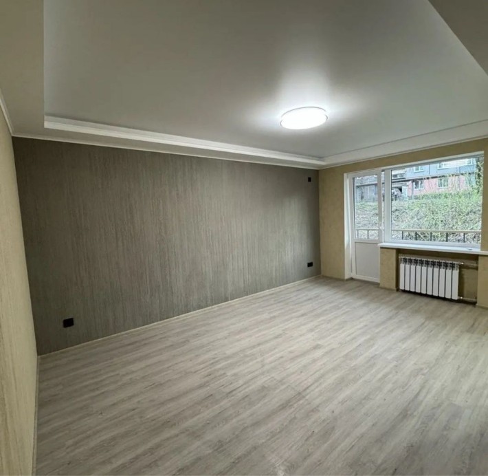 Продам 1-комнатную квартиру на 2 этаже - фото 1