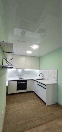 Продам 1-комнатную студию с ремонтом в хорошем районе .Vi - фото 1