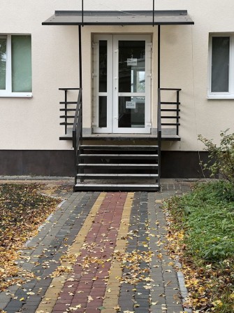 Продам квартиру з ремонтом під бізнес , готова до роботи, усі вигоди ! - фото 1