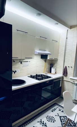 Продам 2-комнатную квартиру Л/Б, 5й мкрн. (МК) - фото 1