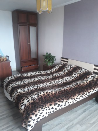 Продам 3-комнатную квартиру в г. Змиев, район Микрорайон - фото 1