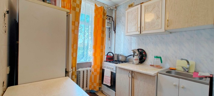 Продам  квартиру на среднем этаже! - фото 1