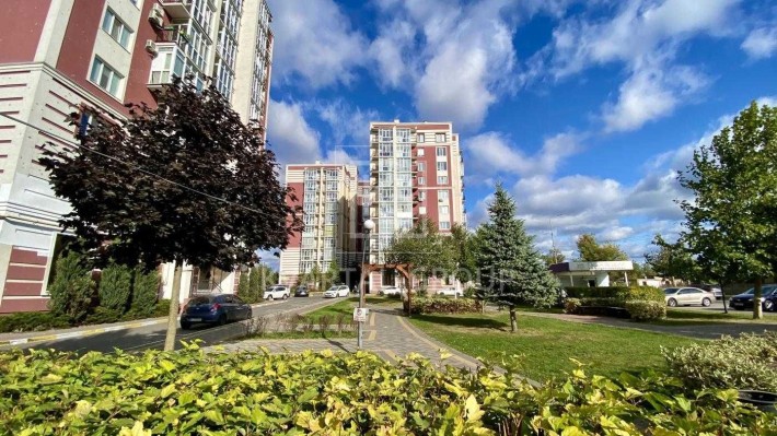 Продам студію з новим ремонтом. Терміново! - фото 1