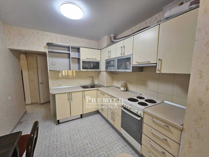 Продаж 4 кімн. квартири з капітальним ремонтом. - фото 1