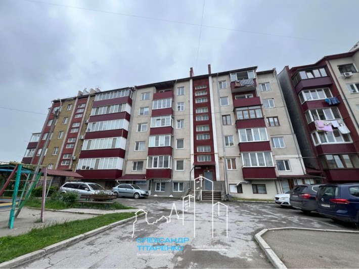 Продам світлу двокімнатну в новому будинку! - фото 1