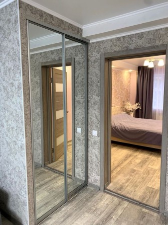 Продам 2ку студию возле рынка с ремонтом - фото 1