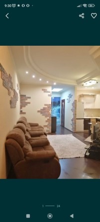 Продам 2-х комнатную+ кухня студия сталинку - фото 1