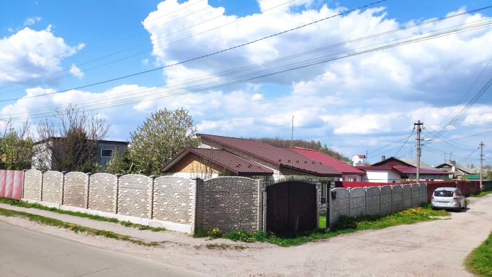 Простора 3-кімнатна квартира з власною ділянкою 3,5 сотки Нововолинськ - фото 1