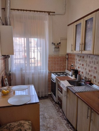 Продається велика 1 кімнатна квартира в центрі - фото 1