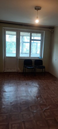 Продам трикімнатну квартиру в Ромнах - фото 1