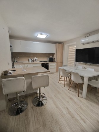 Продам 3-кімнатну квартиру - фото 1