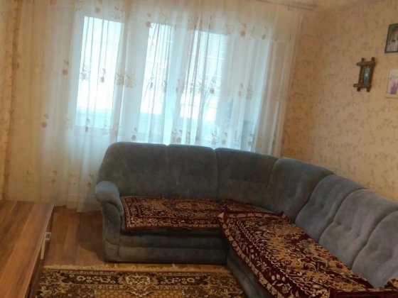 Продам или обменяю на машину 3-х комнатную квартиру на Артёма 