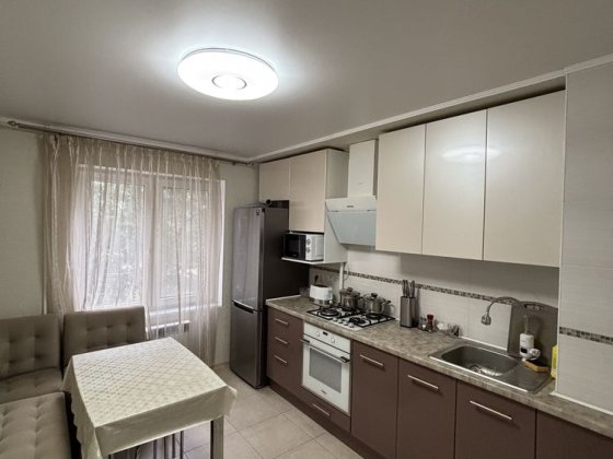 Продается 3 комнатная квартира. Центр. Славянск. Можно сертификат. 