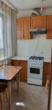 Продам 2 ком. квартиру в центре Чугуева - фото 1