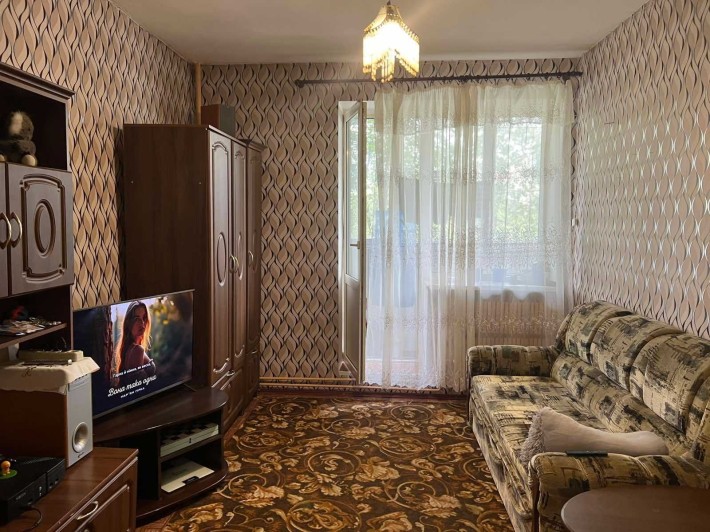 Продам 2-х комнатную квартиру рядом с центром - фото 1