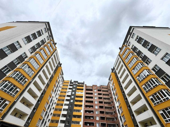 38834 продаж 1 кімнатної квартири  Виставка вул Степана Бандери - фото 1